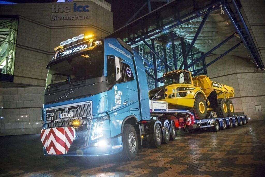 HeavyTorque Issue Three Volvo FH16750 8×4 Tridem HeavyTorque