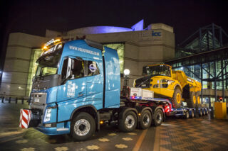HeavyTorque Issue Three: Volvo FH16-750 8x4 Tridem