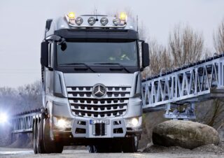 HeavyTorque Issue 1 - Mercedesbenz Slt