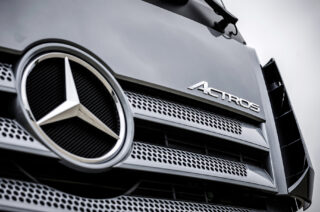 HeavyTorque Issue 1 - Mercedesbenz Slt