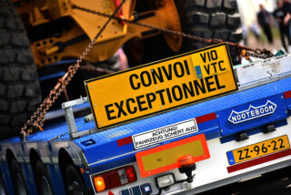 HeavyTorque Issue Three: Volvo FH16-750 8x4 Tridem