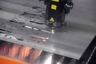 HeavyTorque Issue 7: Mercedes-Benz SLT - The Build Process