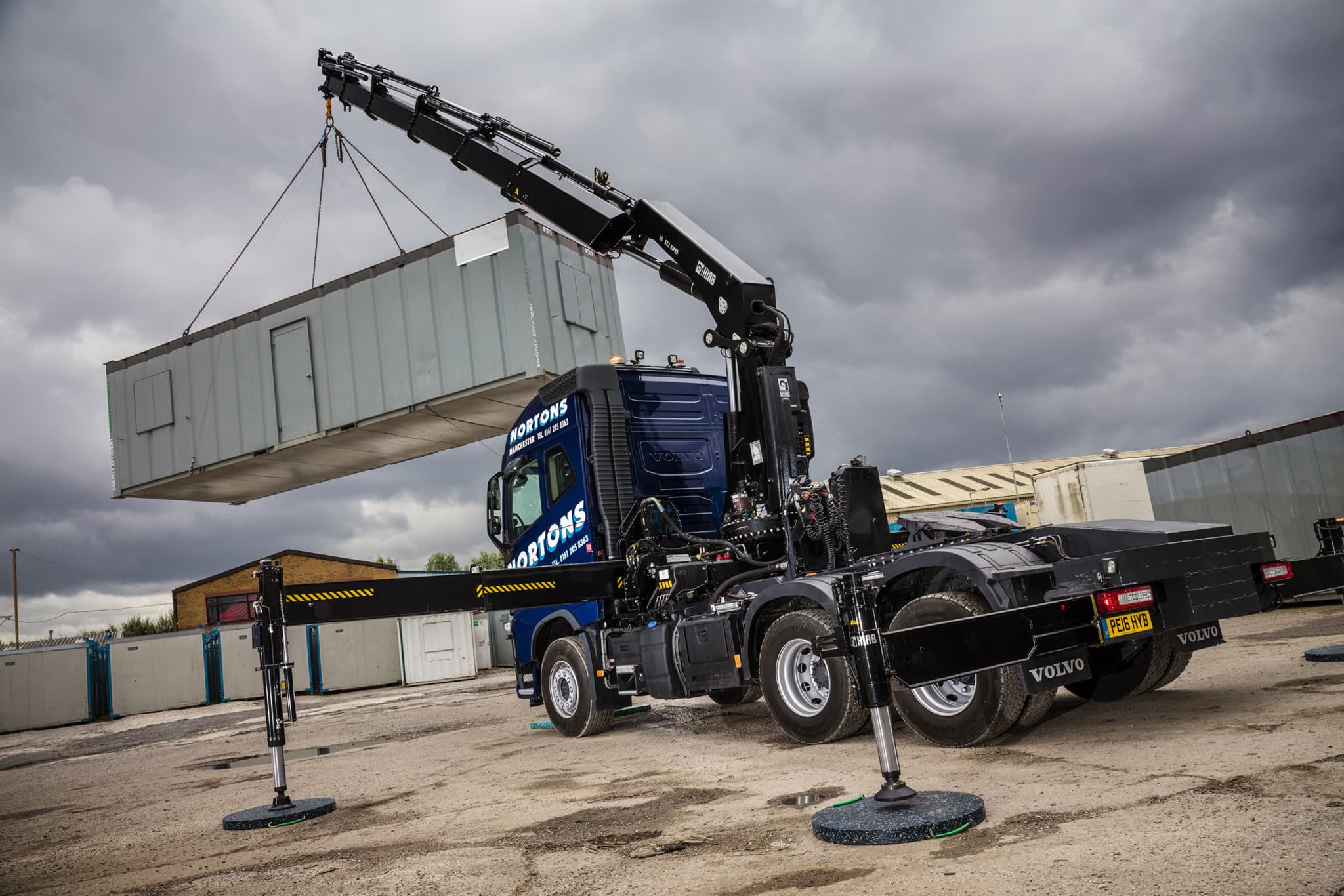 10tonne front axle rating on FH clinches deal for Norton’s Hiab