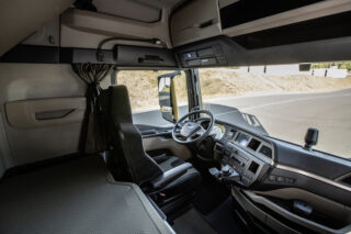 The instrument panel in the new MAN TG series is oriented towards the driver.