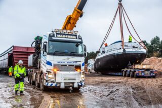 Mar-Train Take on a Large Sand Barge Project