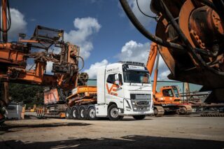 HeavyTorque Visits Van Elle