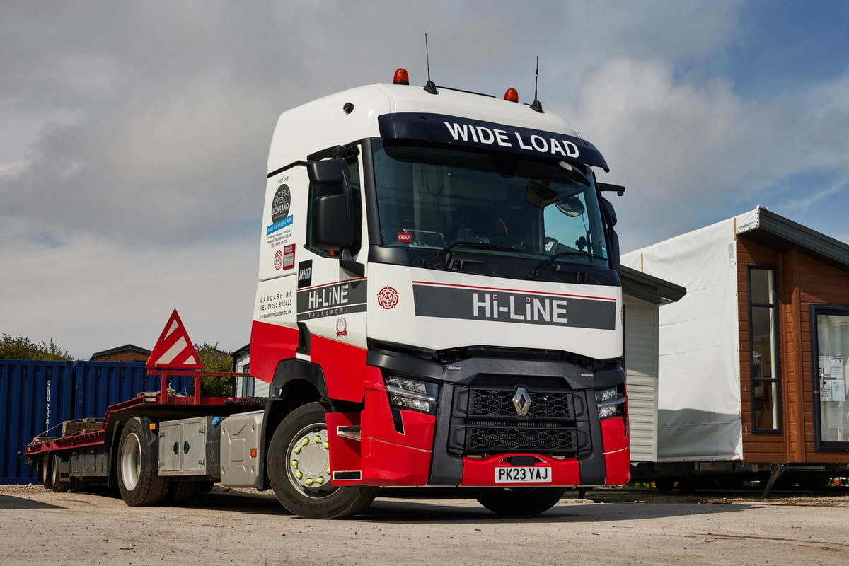 Renault Trucks T440 4x2 X-Low Tractor Units for Hi-Line Transport 