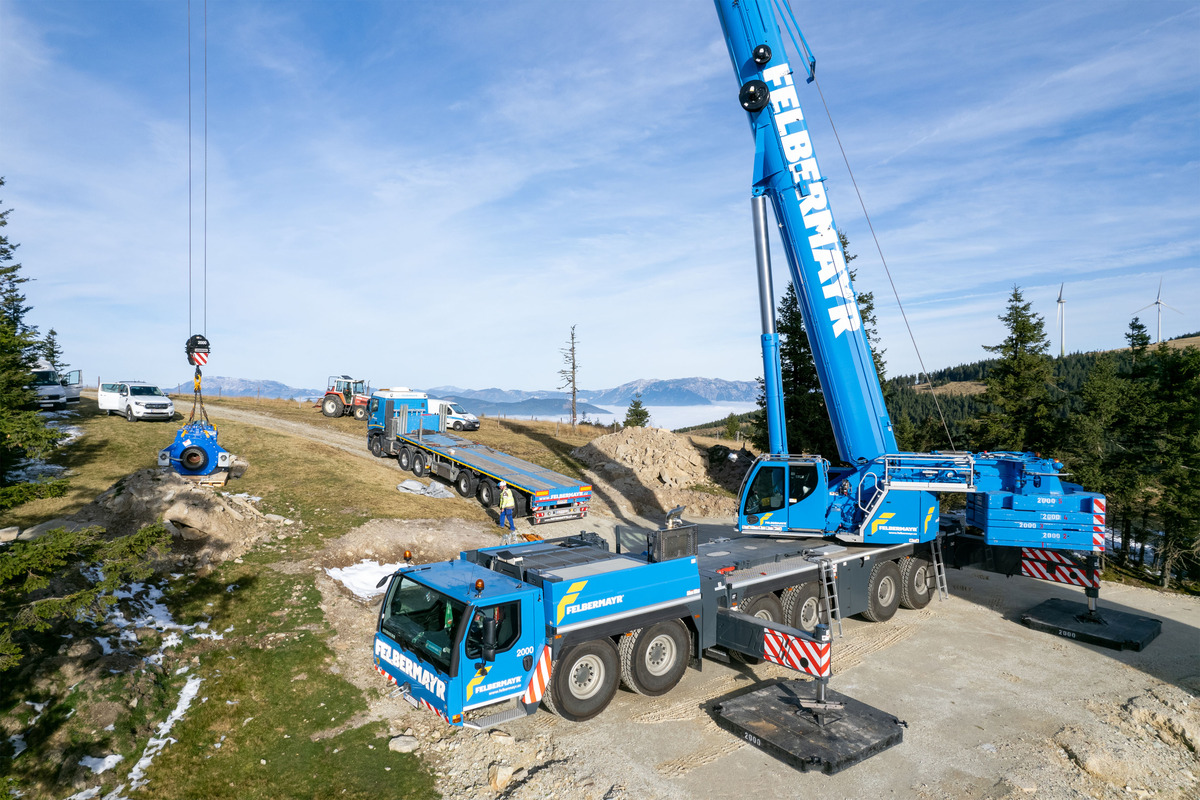 Felbermayr Takes Liebherr to New Heights