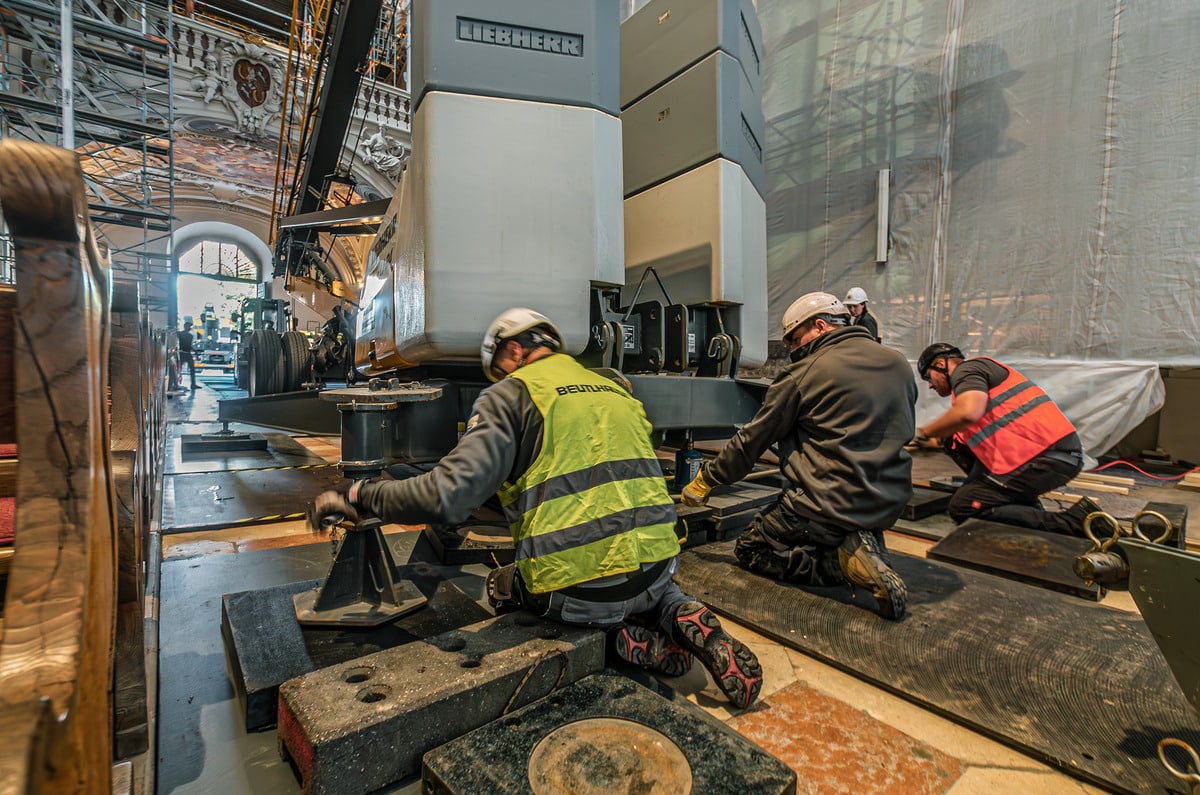 Liebherr L1 fast-erecting crane at work inside Passau Cathedral