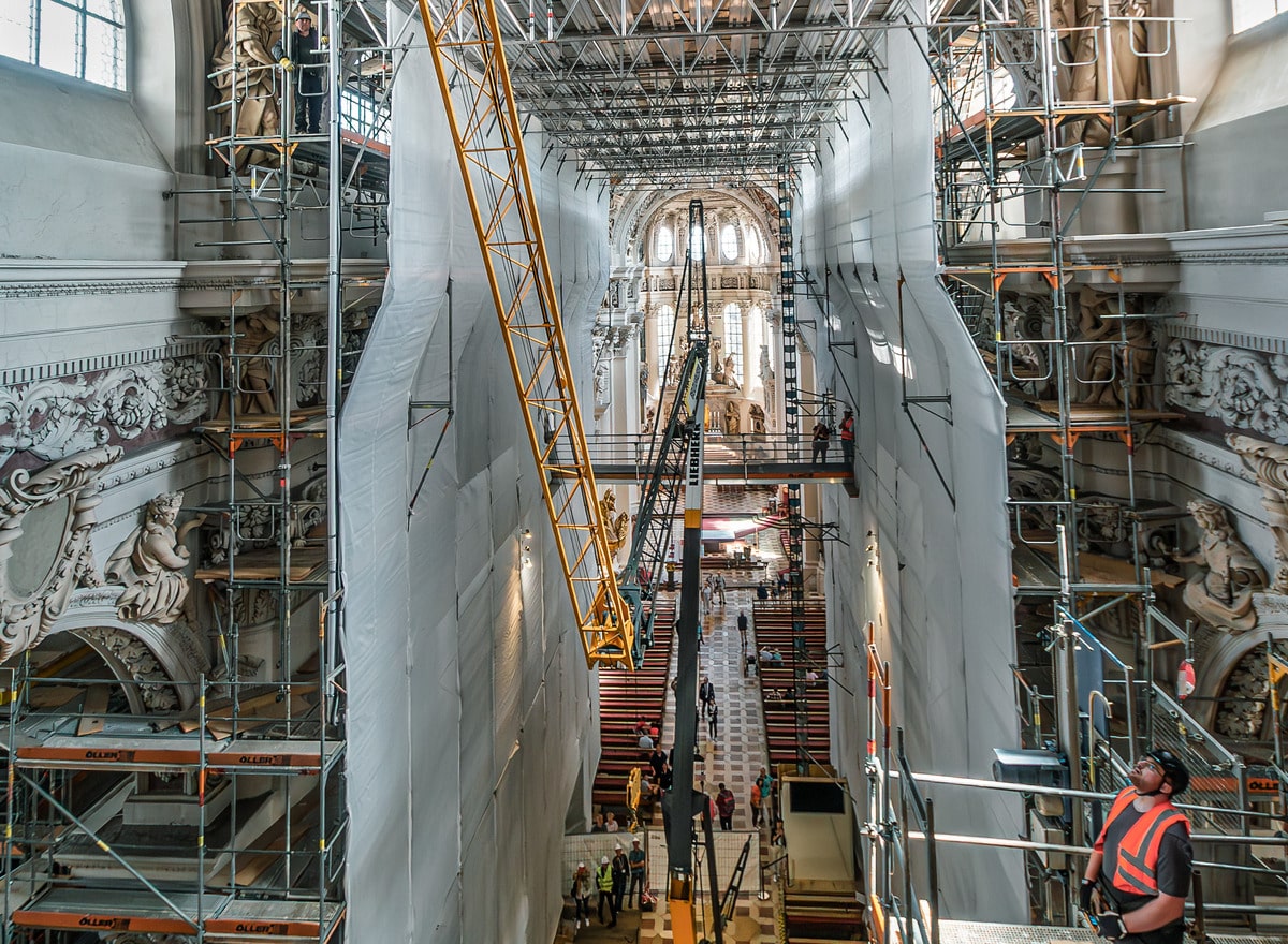 Liebherr L1 fast-erecting crane at work inside Passau Cathedral