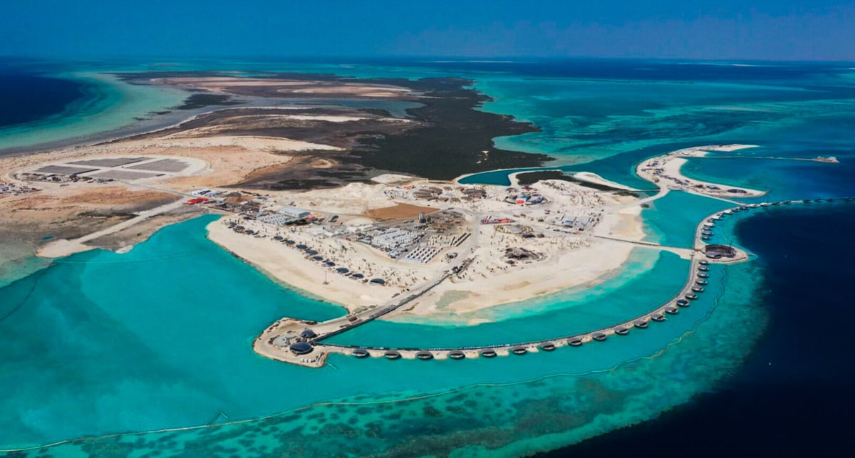 Mammoet Completes Sheybarah Island Resort Installation