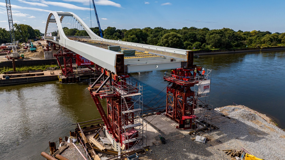 Symbolic Railway Bridge Replaced with World-First Network Arch Bridge