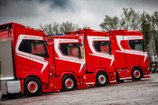 HeavyTorque Issue Thirty Eight: J26 Trucking