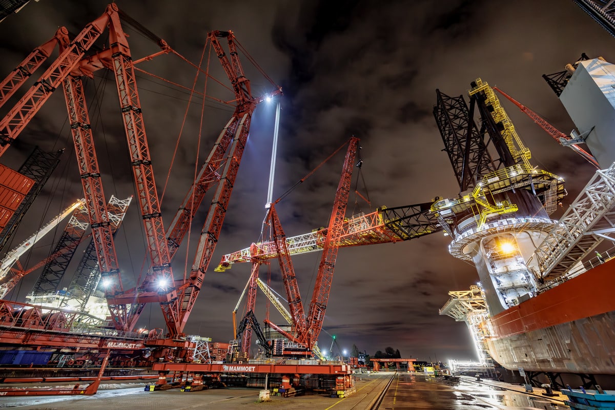 Mammoet's PTC210-DS Crane, One of Five 5000t Class Ring Cranes