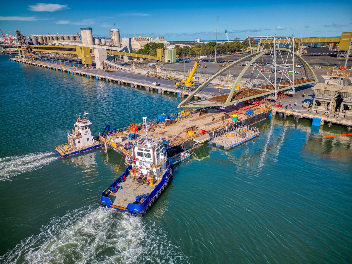 Complex Bridge Installation Transforms Brisbane's Connectivity