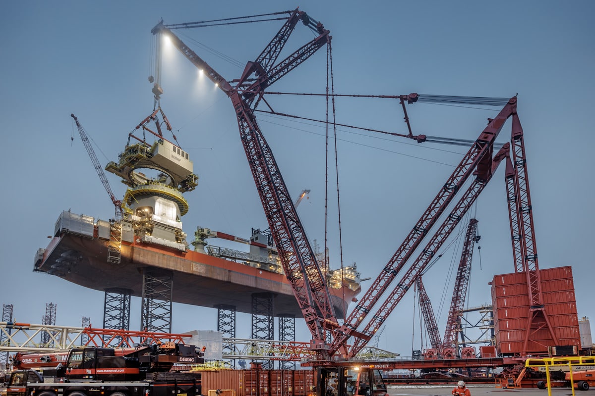 Mammoet's PTC210-DS Crane, One of Five 5000t Class Ring Cranes