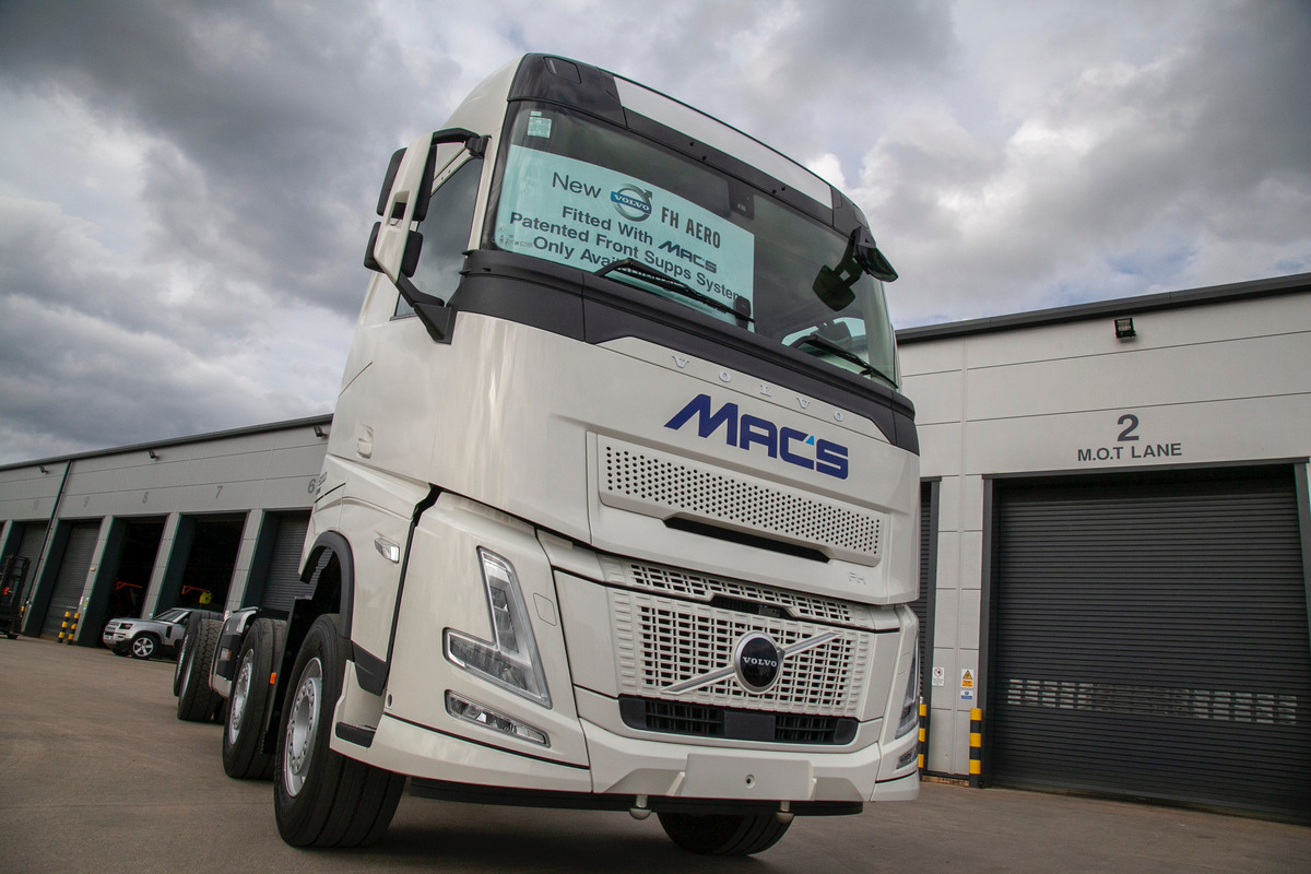 Mac’s Trucks Reveal Patented Hidden Front Leg System for the Volvo FH AERO