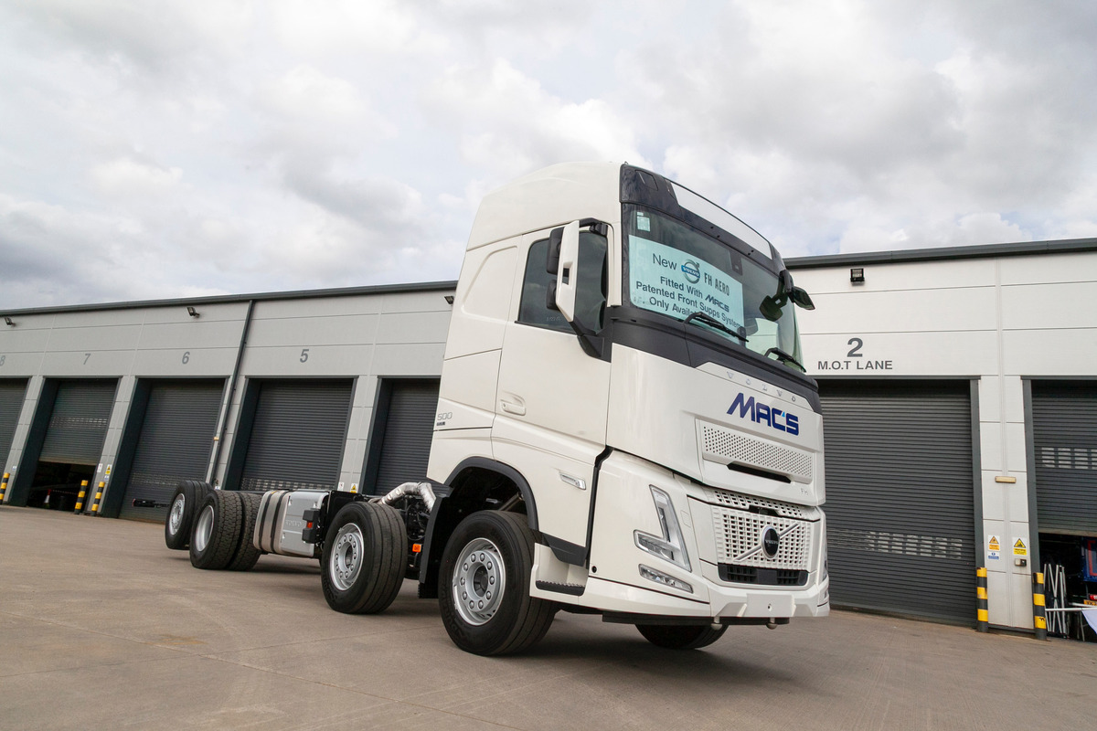 Mac’s Trucks Reveal Patented Hidden Front Leg System for the Volvo FH AERO